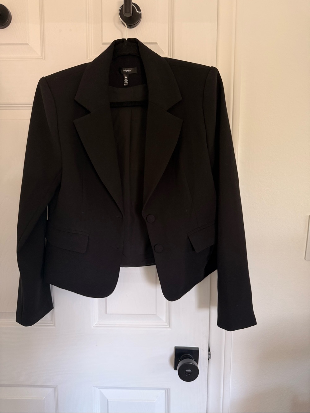 Aqua Women's Black Cropped Tailored Blazer